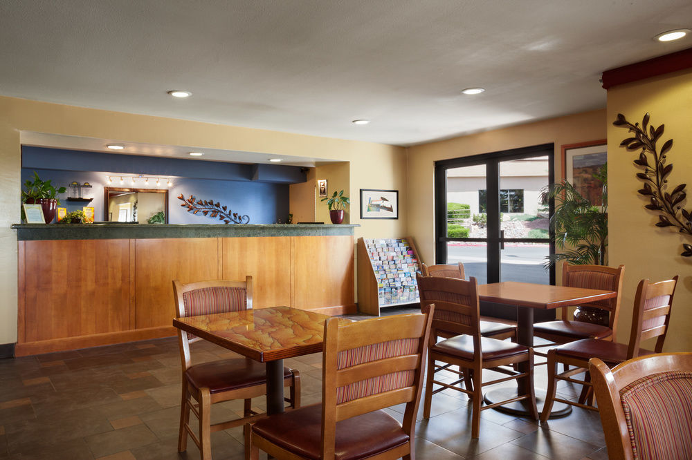 Days Inn & Suites By Wyndham East Flagstaff Exterior photo